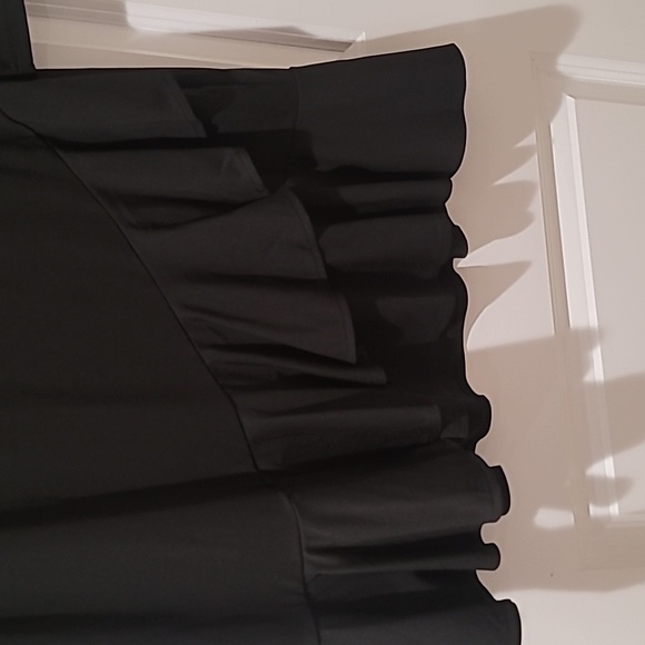 Little black dress - Picture 3 of 3